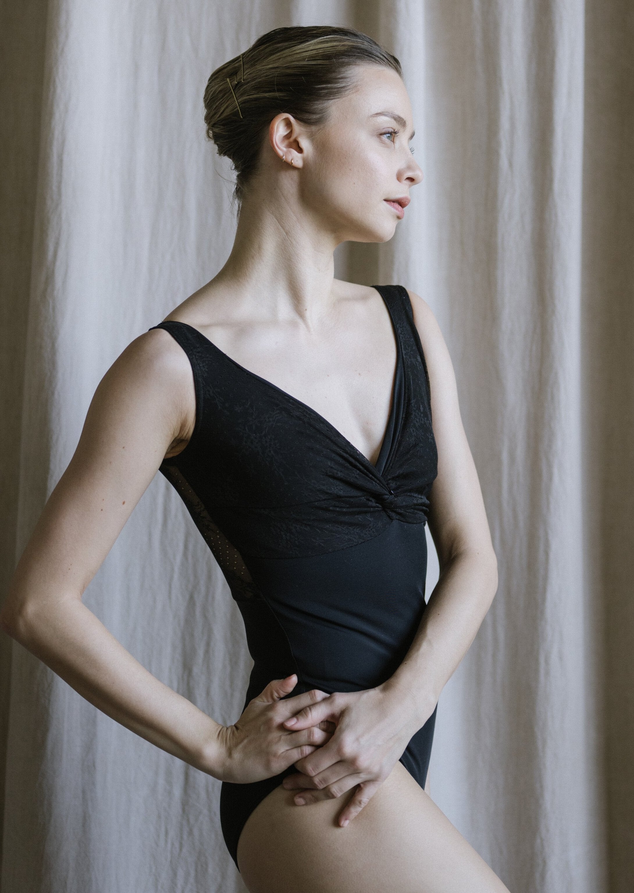 Rose Leotard - Lace Sleeveless Leotard with Detachable Rose black front no rose