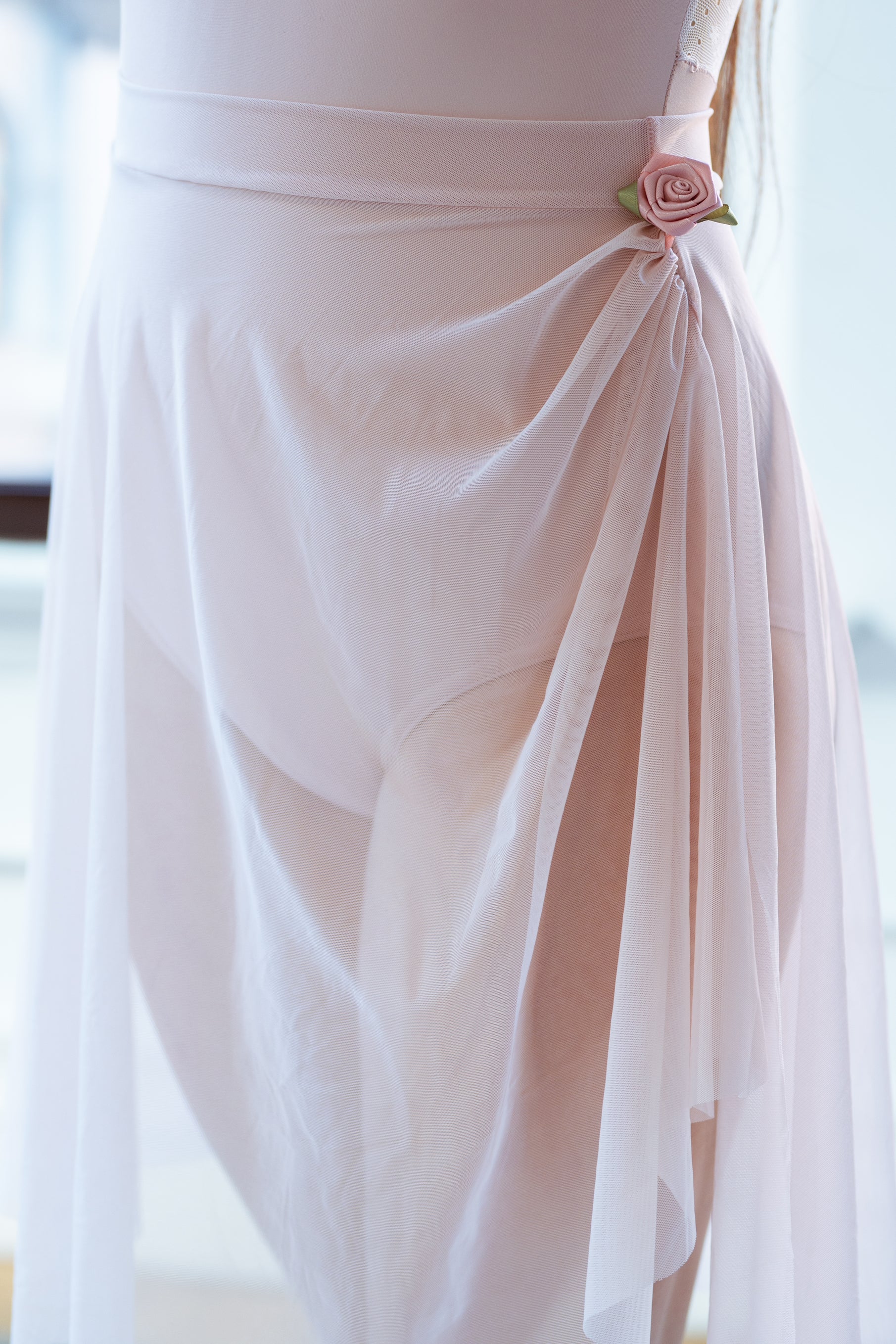 Belle Skirt - Rose Detailed Mesh Skirt dusty pink front